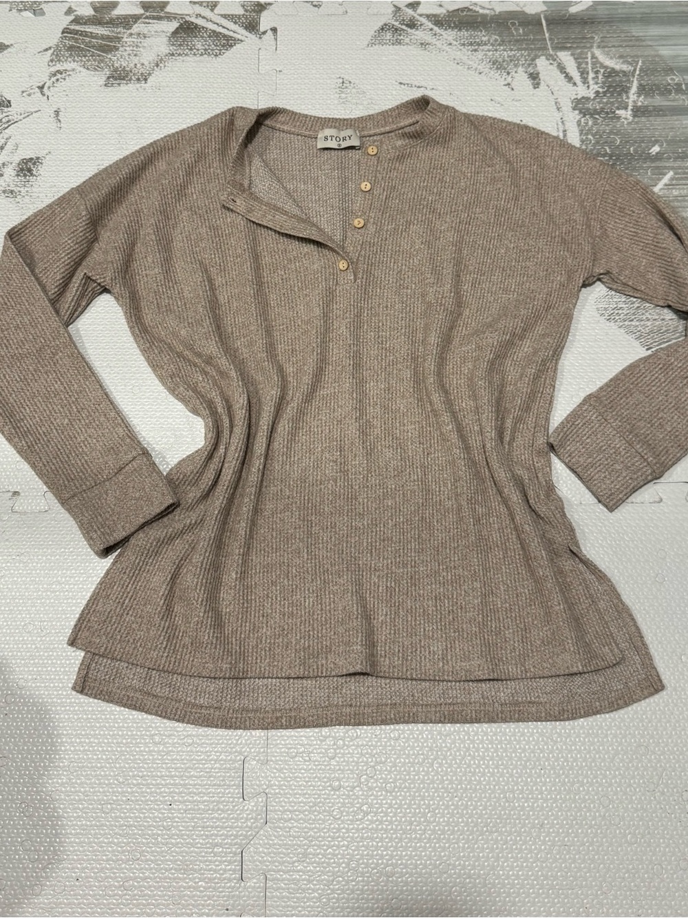 STORY Ribbed Long Sleeve Henley Top in Taupe